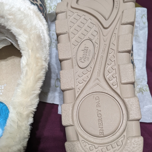 COPY - Tony Little Cheeks slippers - Picture 4 of 6